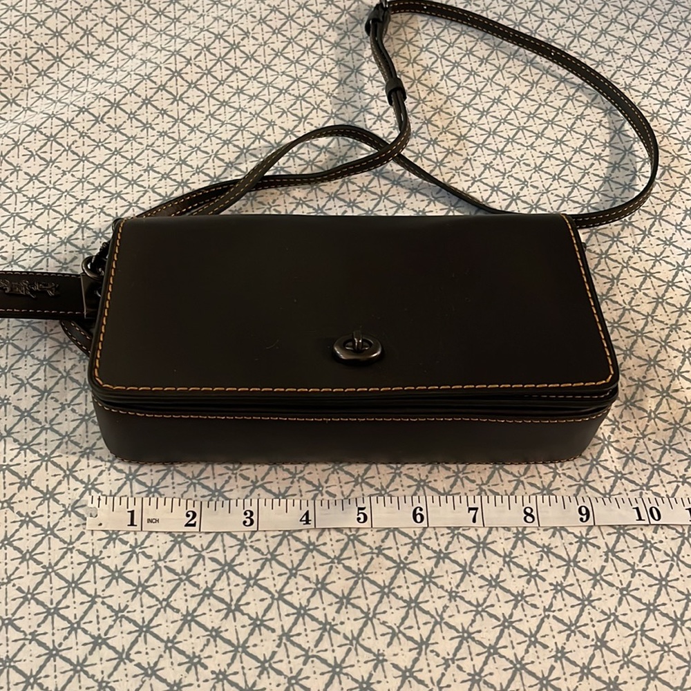 Coach purse - Picture 4 of 7